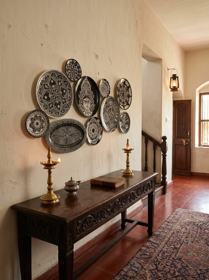 Handcrafted Black & White Wall Plate Set (10 Pieces) Set 25