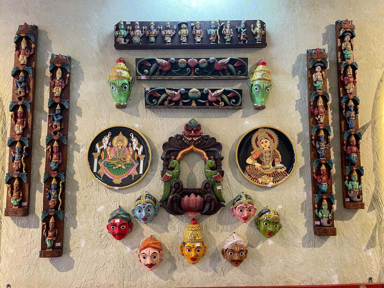 Handcrafted Wooden Jharokha / CULTURE AISLE INDIA